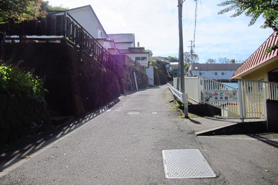 最近の散歩（母恋北町1丁目の坂）